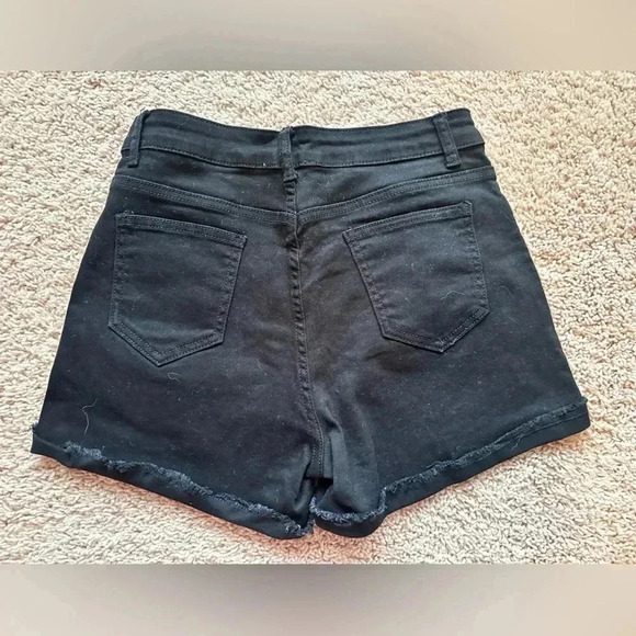 Aaron & Amber high-waisted multi-button shorts, size m - Picture 2 of 3